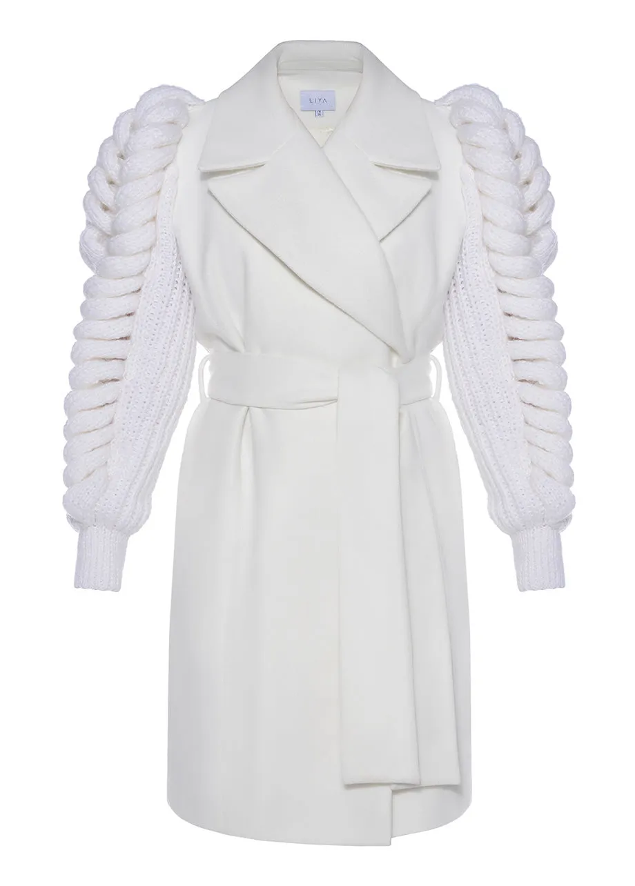 BELTED COAT WITH KNITED SLEEVES