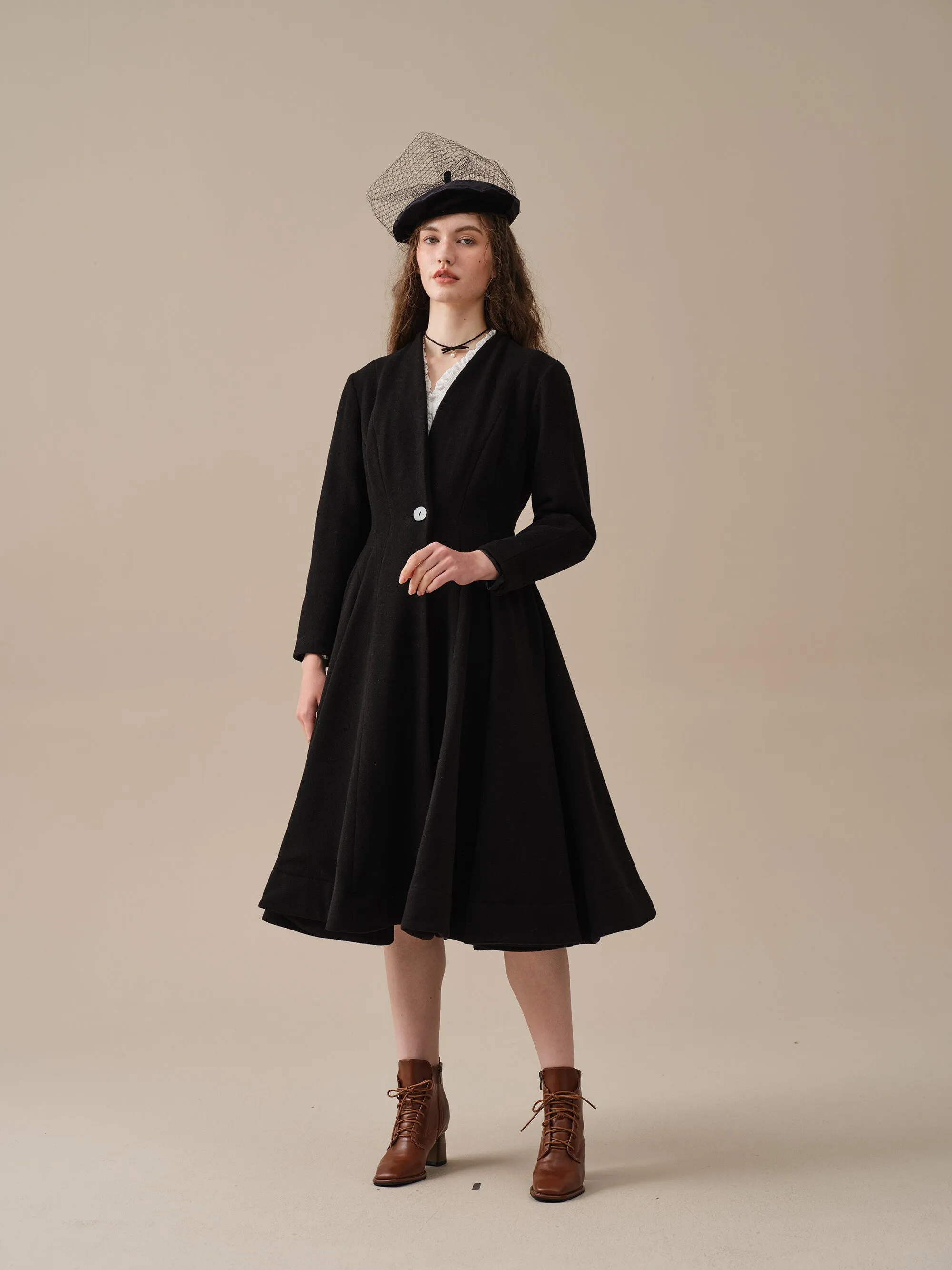 LITTLE WOMEN 22 | WOOL COAT IN BLACK