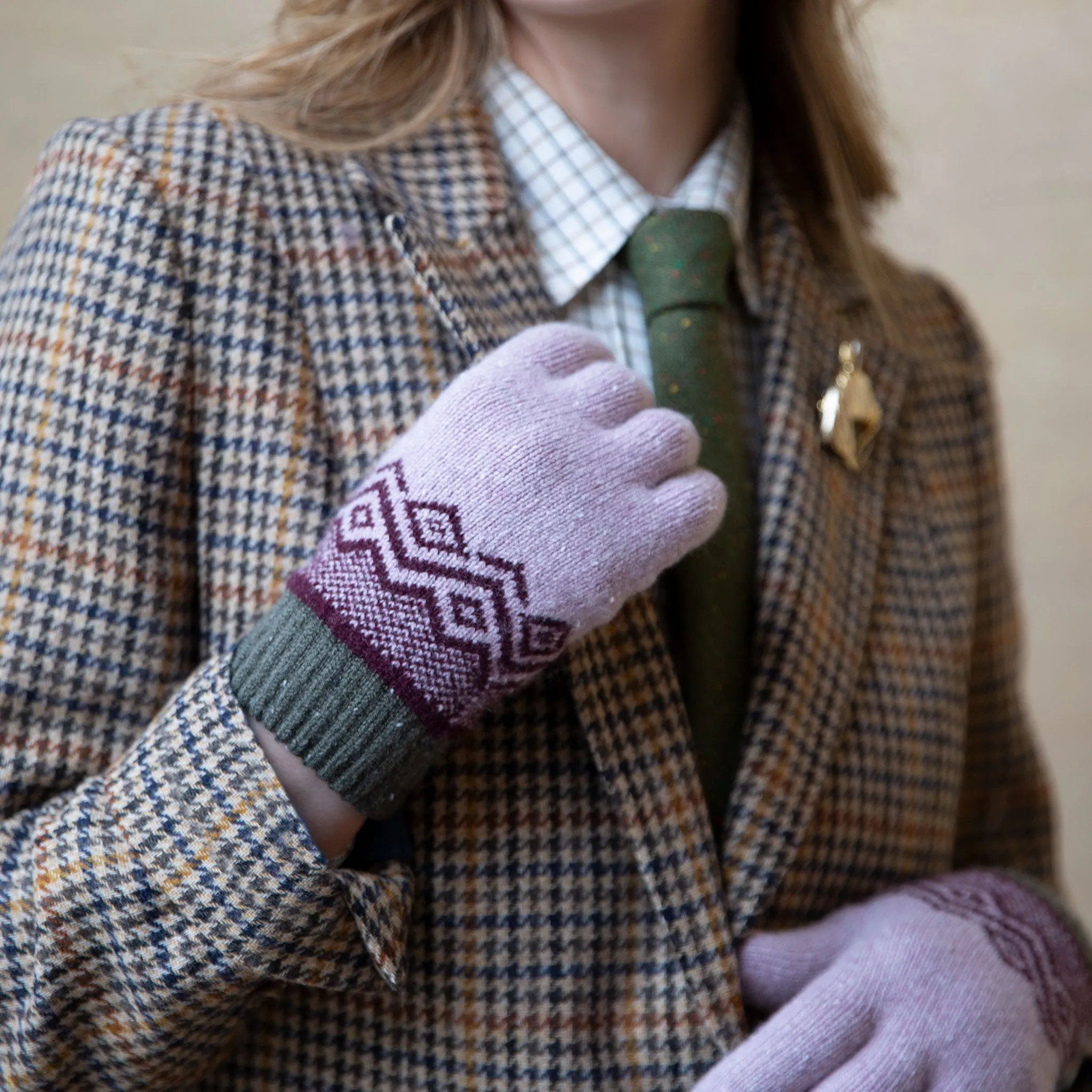 Women’s Knitted Gloves with Geometric Pattern